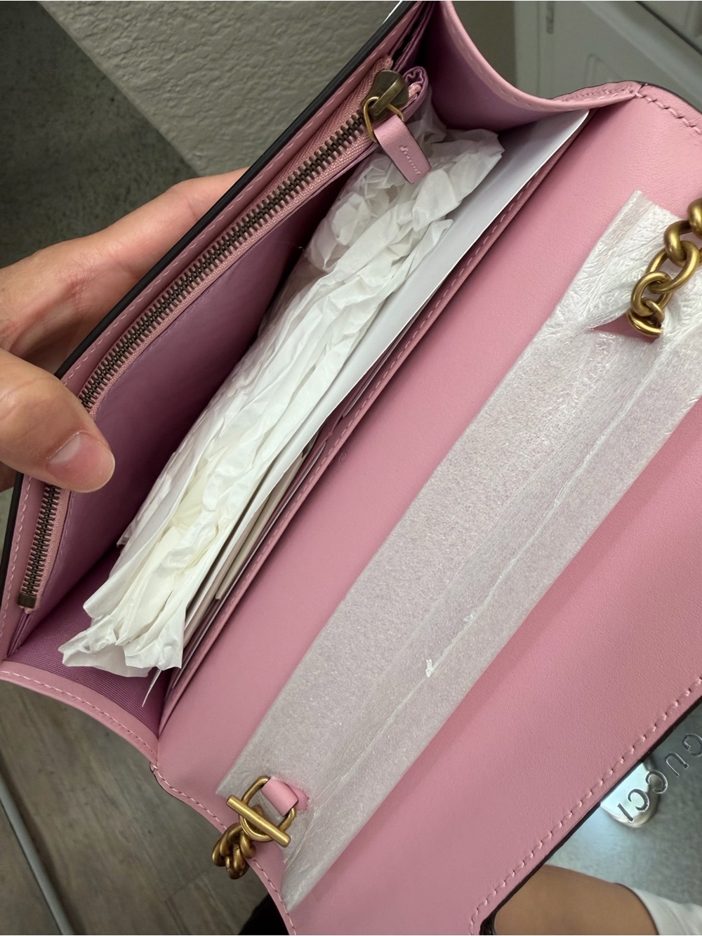 Gucci Strawberry Bag with Gold Chain - Brand New - Picture 3 of 6